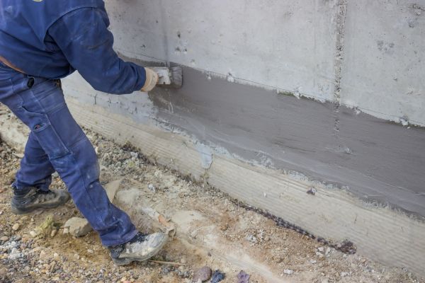Foundation Crack Sealing in Des Moines